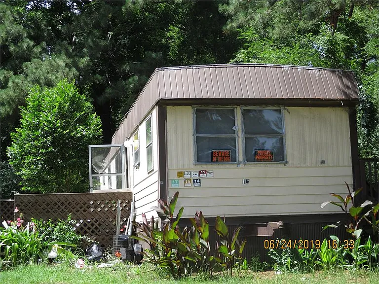 4900 Fausett Dr — Photo 9