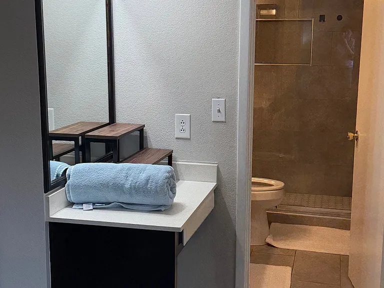 1033 W Laguna Dr — Photo 9