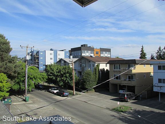4th image of 1552 NW 52nd St APT 4