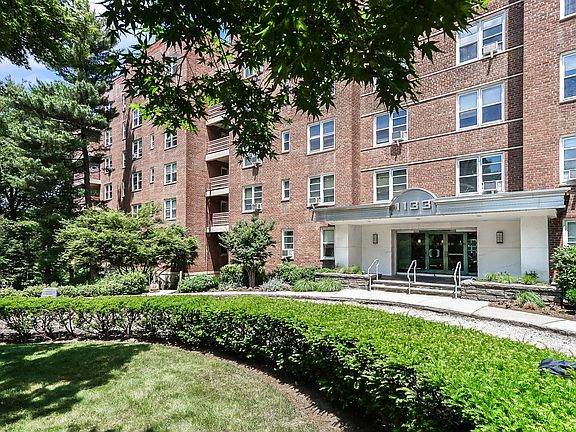 2nd image of 1133 Midland Ave APT 4P