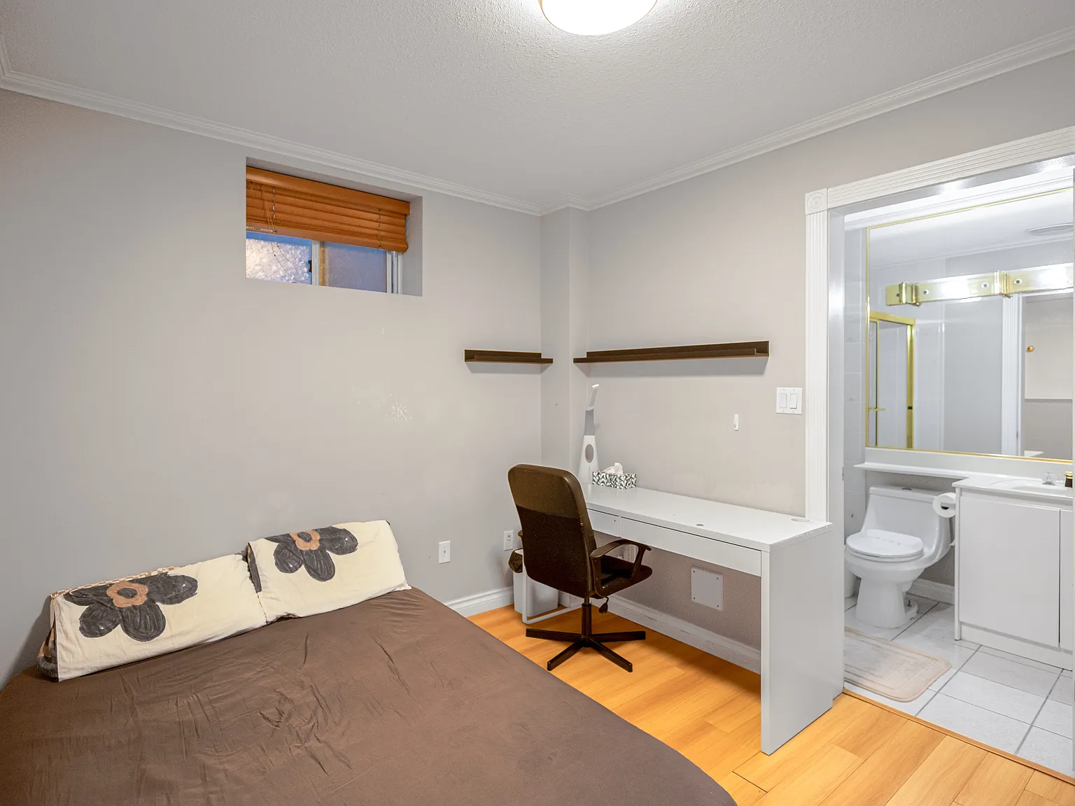 2 bed, 1000 sqft, $2,300 — Photo 3