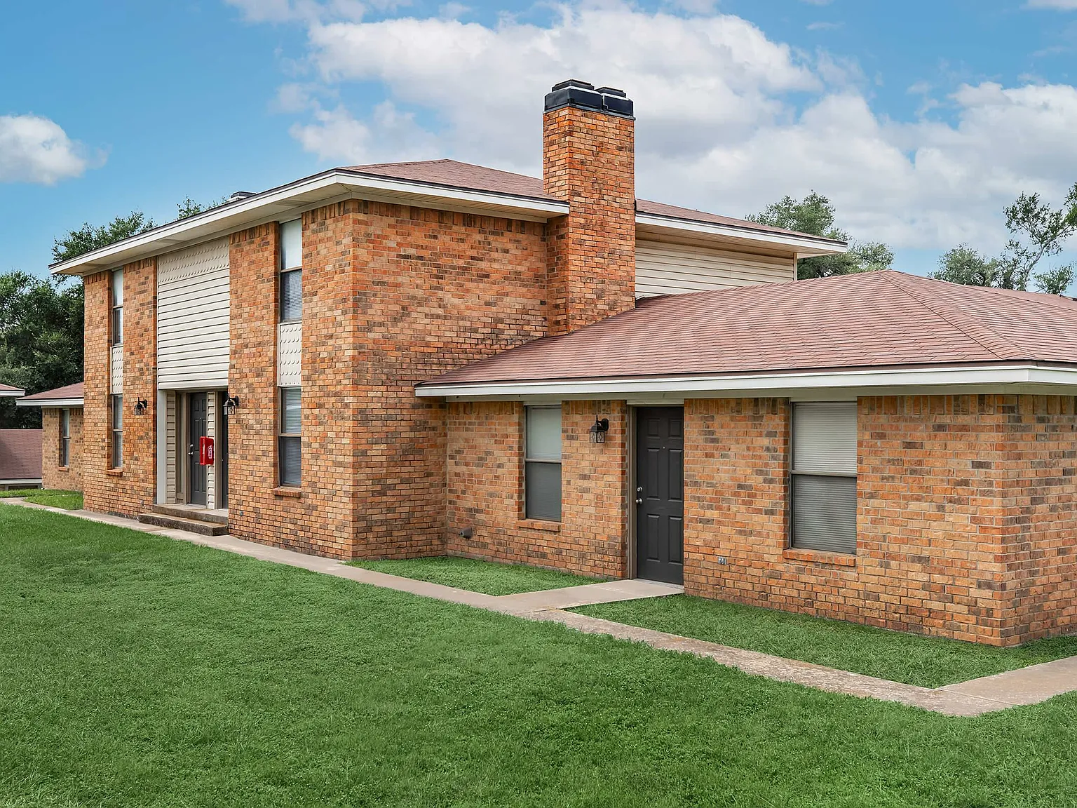 The Hunnington Townhomes — Photo 3