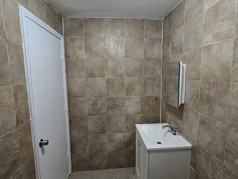 310 14th Ave #5 — Photo 15