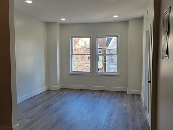 3rd image of 193 Seymour Ave #2M