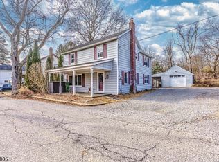 9 Komar Rd, Port Murray, NJ 07865