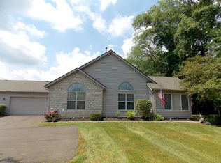 2270 Ravine Woods Dr, Grove City, OH