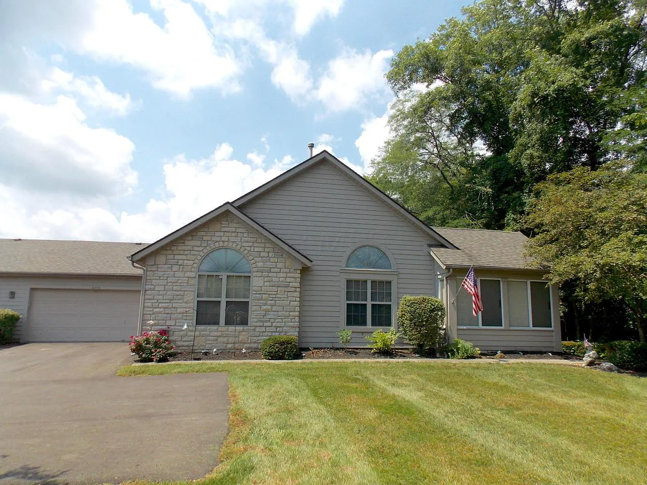 2270 Ravine Woods Dr photo 1