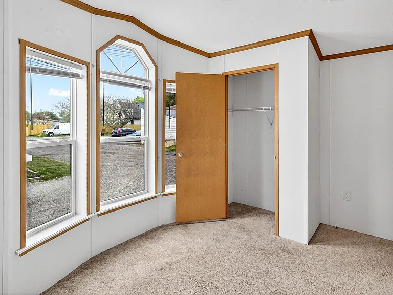 15 W Redwood Ave — Photo 25