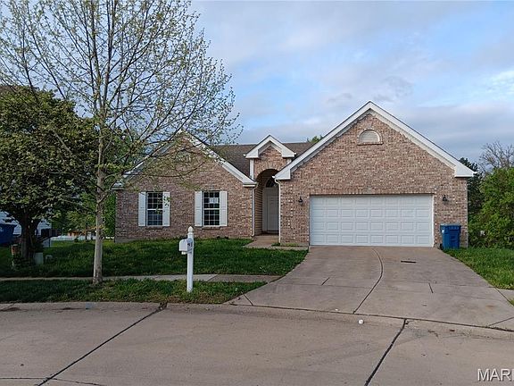 2nd image of 318 Coventry Trail Ln