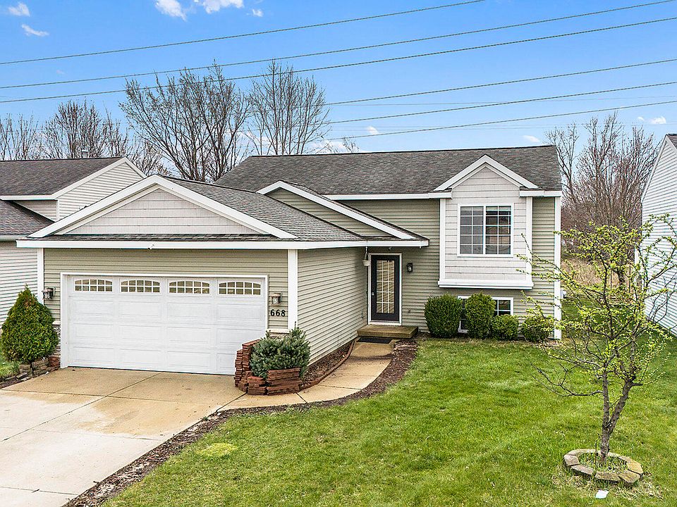 1st image of 668 Silverbrook Dr SE