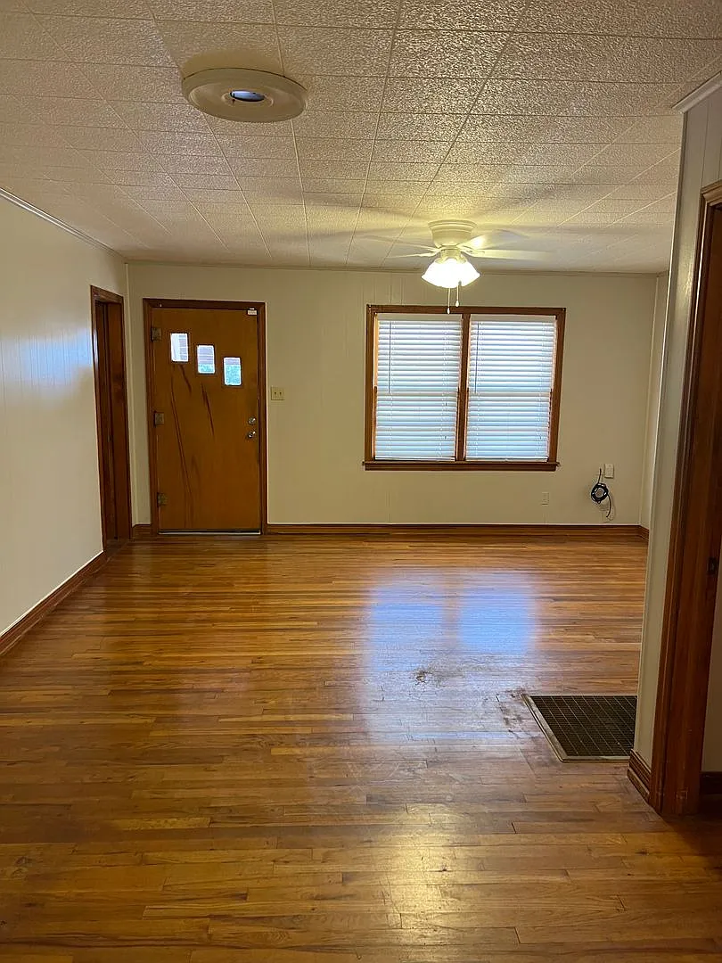 Adorable 3 Bedroom Home! — Photo 2