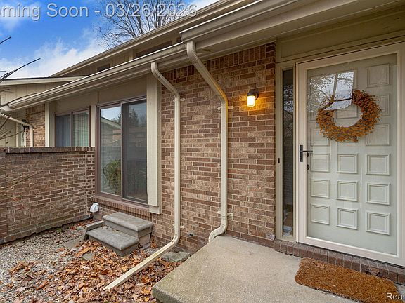 3rd image of 2849 Trailwood Dr