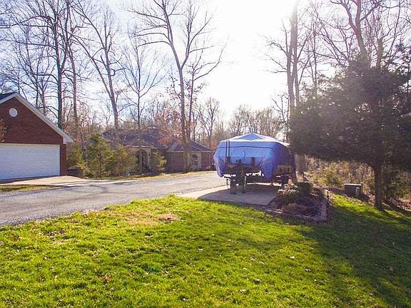 5th image of 10 Stacey Ln