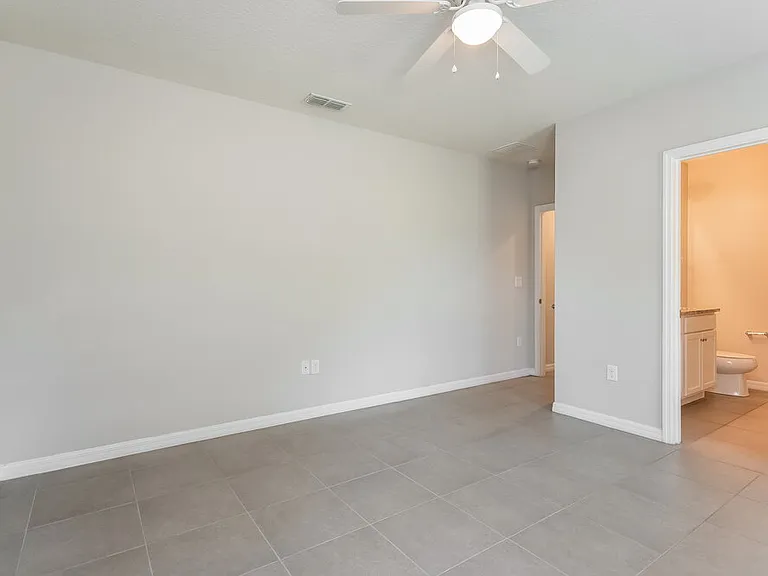 1013 Coatbridge Dr — Photo 10
