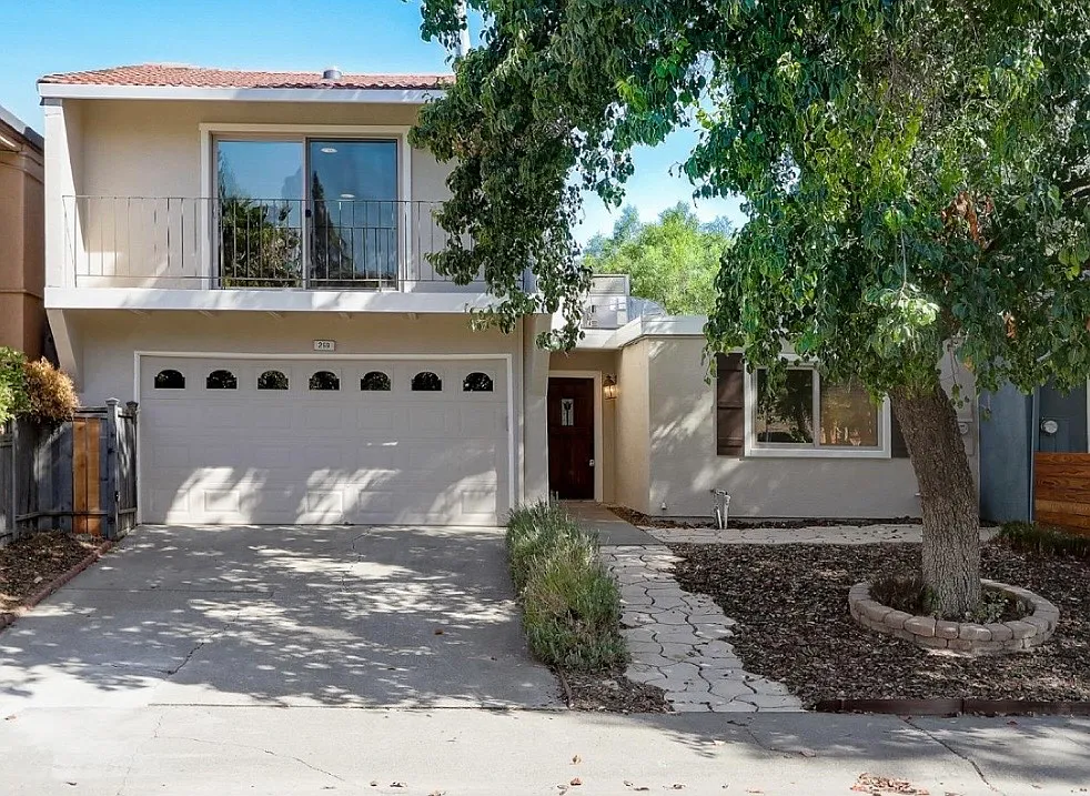 3 bed, 1710 sqft, $900 — Photo 1