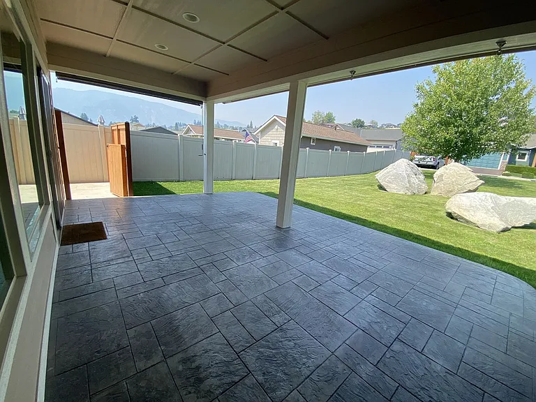 566 Village Dr — Photo 4