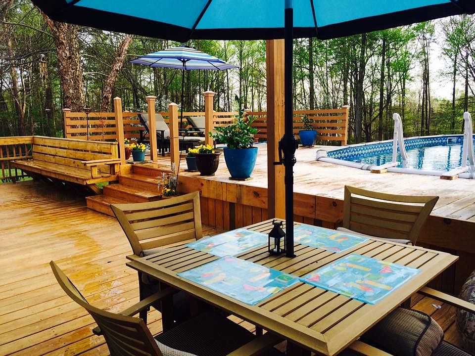 Large 2 level deck/pool