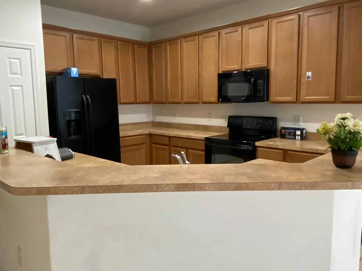 4 bed, 1929 sqft, $2,300 — Photo 3