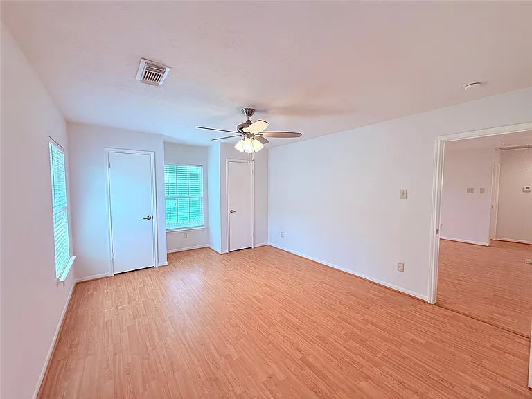 13407 Carruth Ln — Photo 18