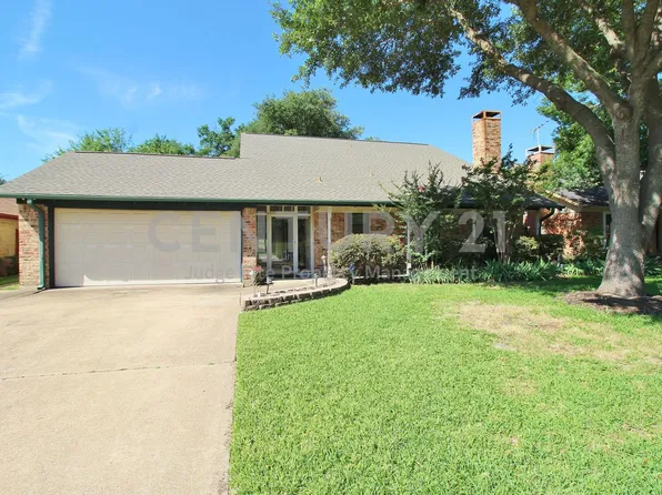 822 Via Valencia, Mesquite, TX 75150