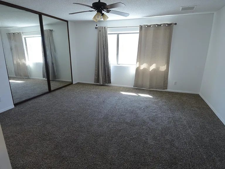 5426 Mariposa Ave — Photo 13