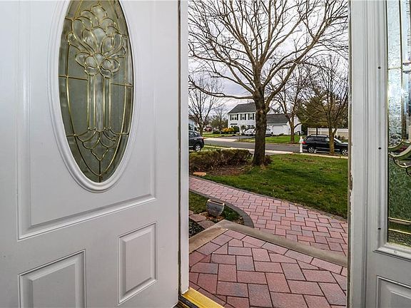 5th image of 6 Sturbridge Dr