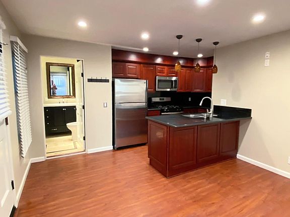 3rd image of 2613 Manhattan Ave