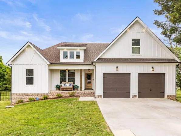 185 Hunting Ridge Cir, Rock Spring, GA 30739