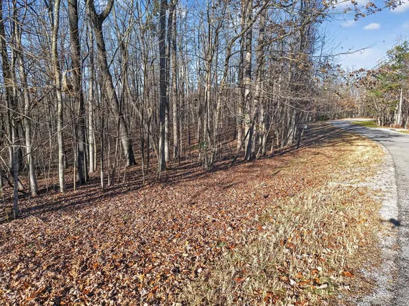 29 Crest Pl, Monterey, TN 38574