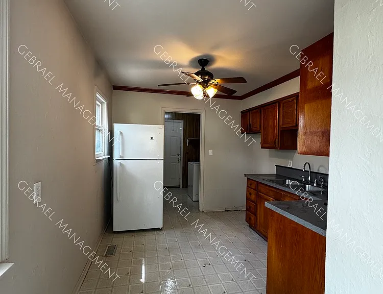 3026 Montana Ave — Photo 11