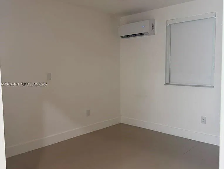 861 E 33rd St #1 — Photo 9