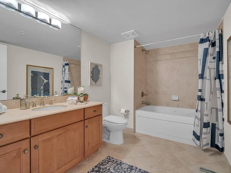 Royal Palm Apartments — Photo 10