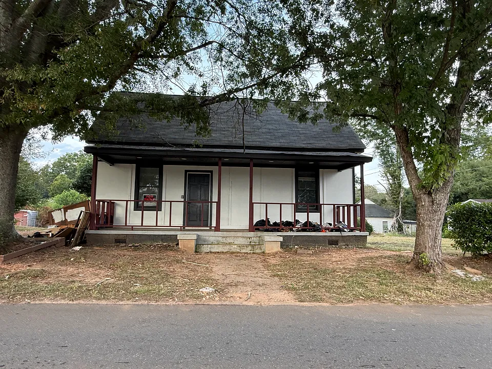 209 Railroad Ave