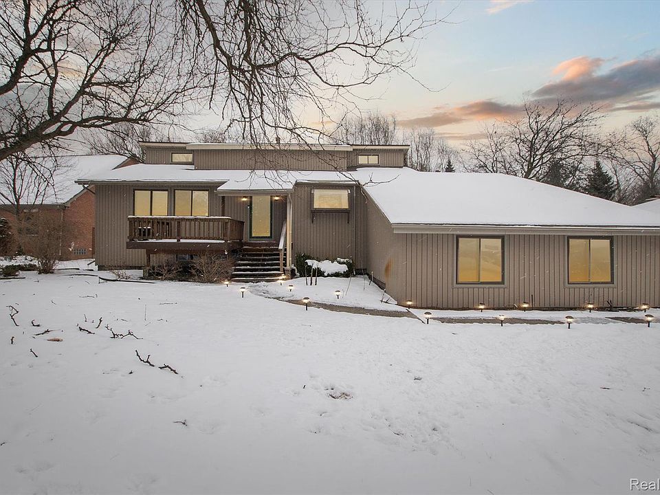 1st image of 36056 Farmbrook Dr