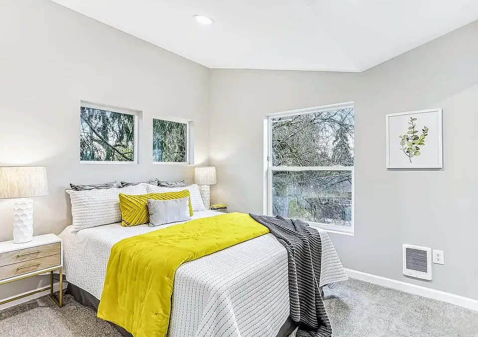 Guest bedroom