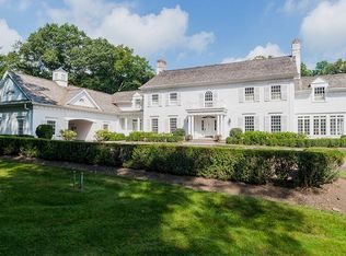 6 Cowdray Park Dr, Greenwich, NY 10504