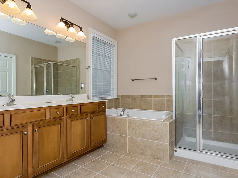 8907 Arbor Creek Dr — Photo 10