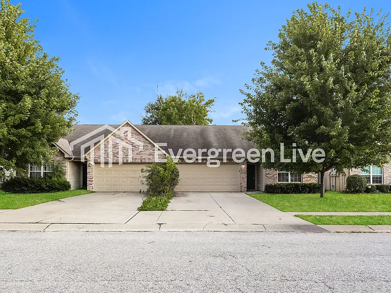 1921 Lisa Walk Dr — Photo 1