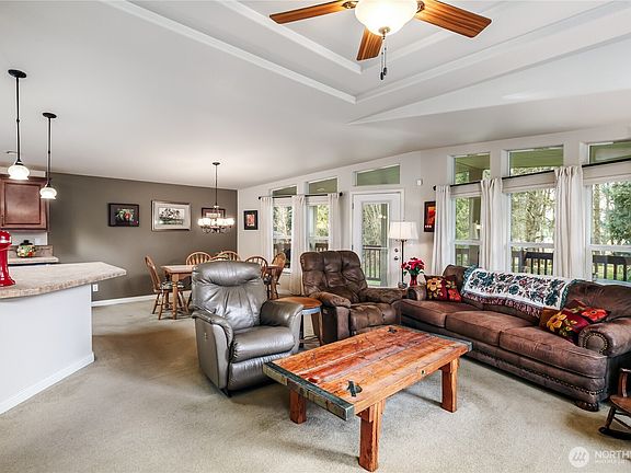 3rd image of 815 124th Street SW