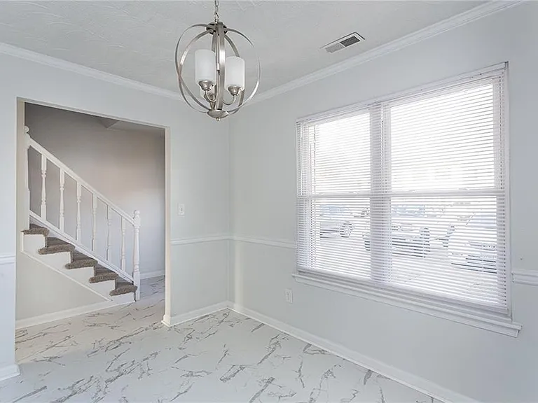 640 Aubrey Dr — Photo 4
