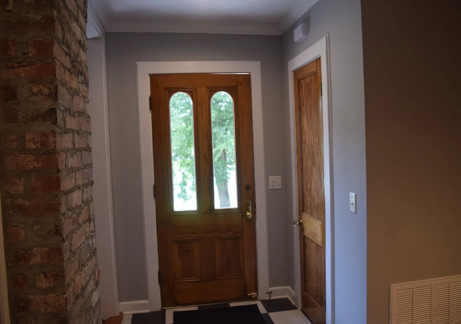 203 N Washington Ave — Photo 2