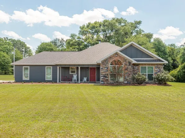 6 Sanders Rd, Phenix City, AL 36869