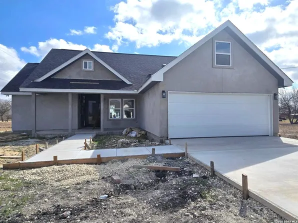 123 Ranchero, Natalia, TX 78059