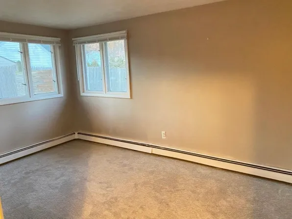 10 Hemlock Dr, Natick, MA 01760