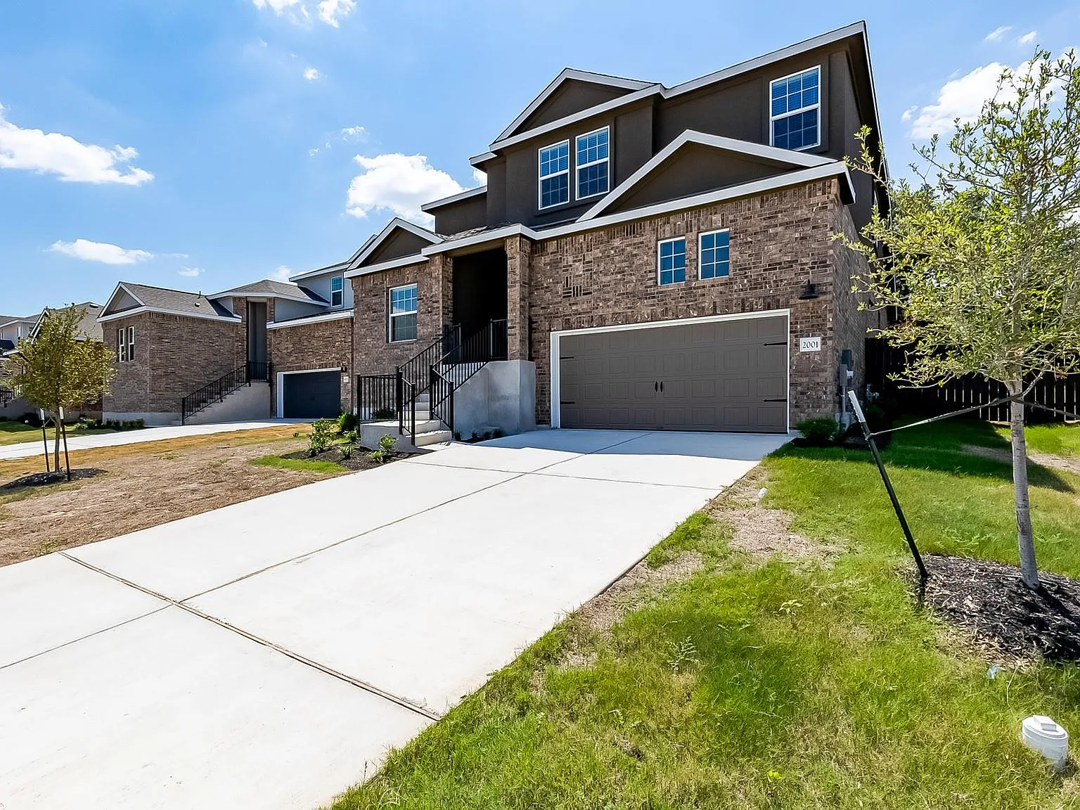 4 bed, 2.5 bath, 2500 sqft, $2,395 — Photo 3