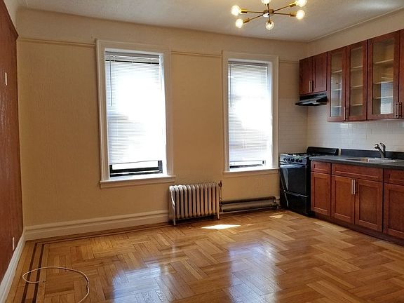 3rd image of 2111 Beekman Pl #5CC