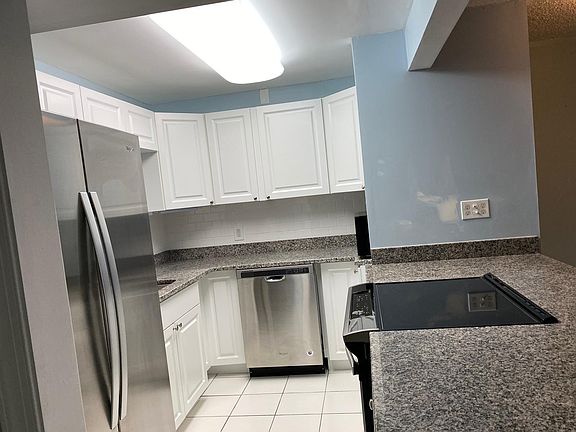 3rd image of 2000 Coco Plum Dr Floor 10