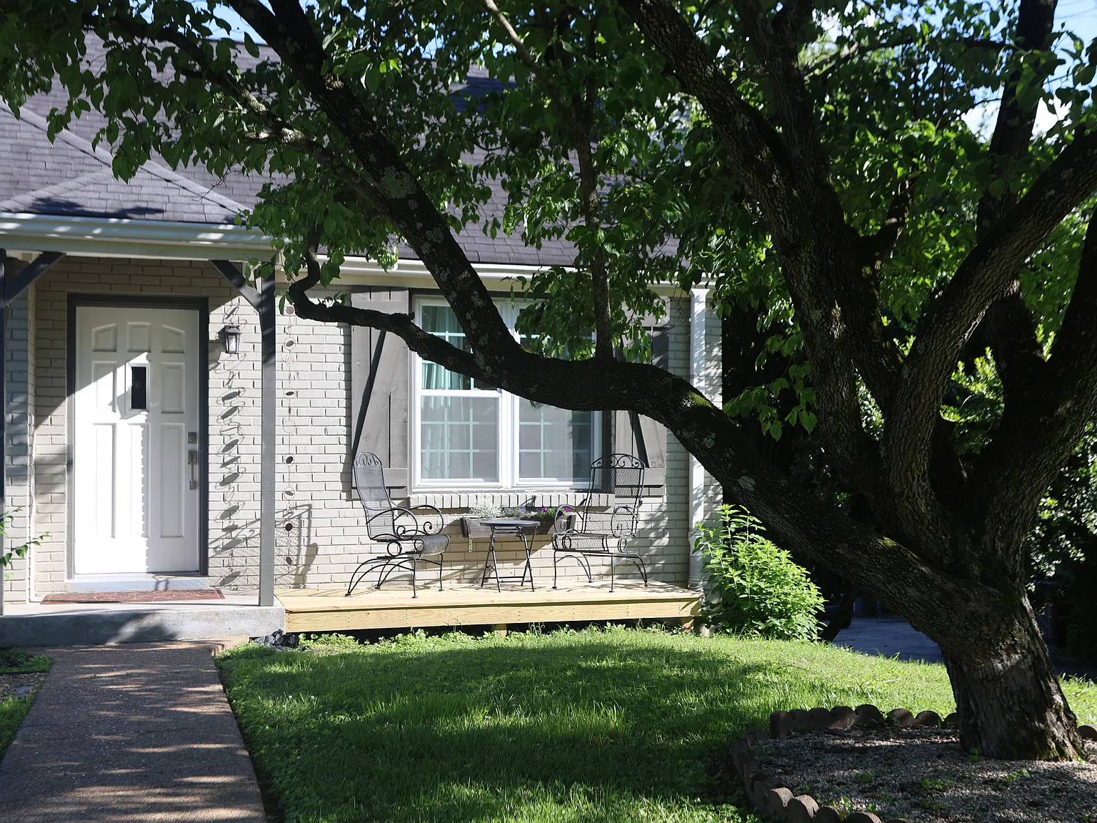 2414 Pafford Dr — Photo 3