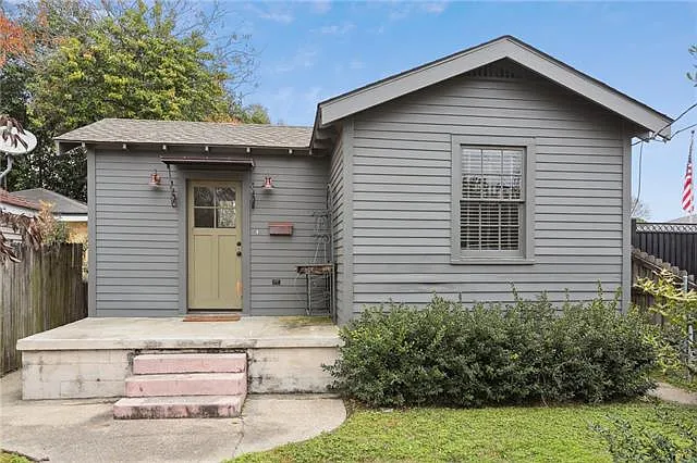 Building Photo - 1113 Dolhonde St
