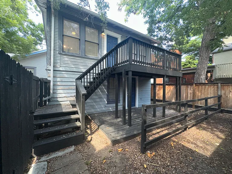 1803 Nueces St — Photo 4
